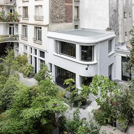 Apartman A Mini-suite For 2, In A Setting