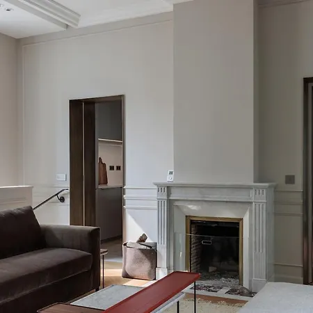 A Mini-suite For 2, In A Setting