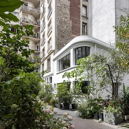 A Mini-suite For 2, In A Setting Paris