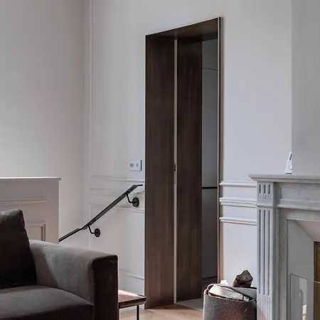 A Mini-suite For 2, In A Setting Apartment Paris