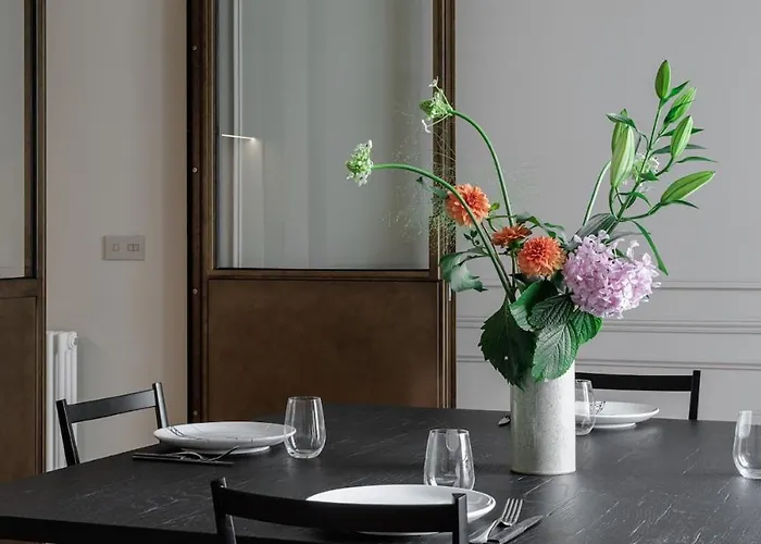 A Mini-suite For 2, In A Setting Apartmán Paříž