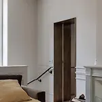 A Mini-suite For 2, In A Setting * Paris
