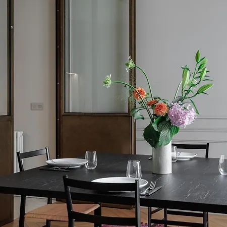 A Mini-suite For 2, In A Setting Apartment Paris